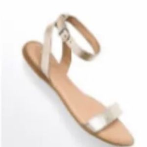 BORN STEPHANE STEPHANIE SANDAL GOLD STRAPPY FLAT ANKLE STRAP SEXY 10 NIB